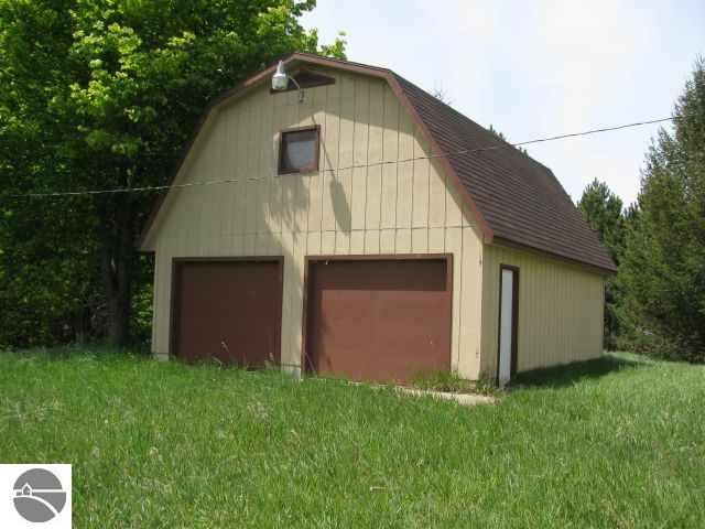 1635 North 19 1/2 Road Boon, MI 49618 - Photo 2 of 7 1716114-1.JPG
