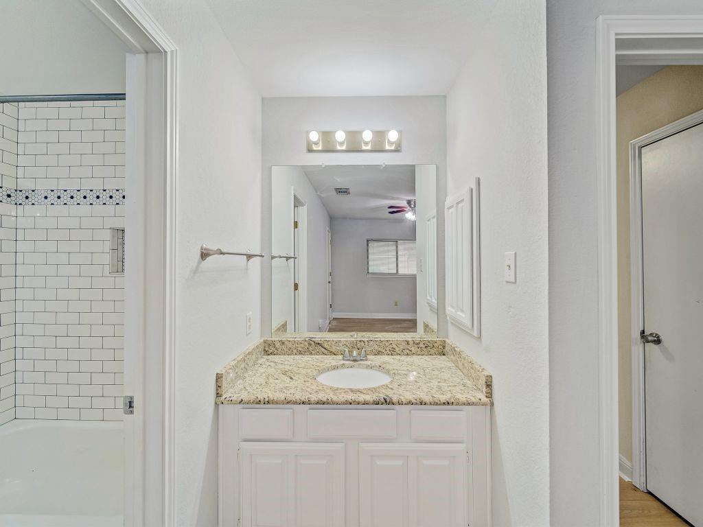 307 Springridge Lane Euless, TX 76039 - Photo 14 of 27