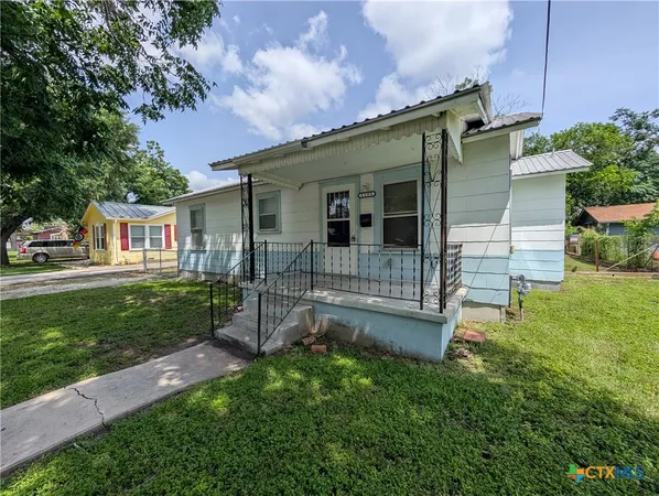$1,595 | 1185 West Mill Street, New Braunfels, TX 78130