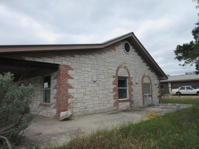 129 Upper Turtle Creek Road Kerrville, TX 78028 - Photo 23 of 40