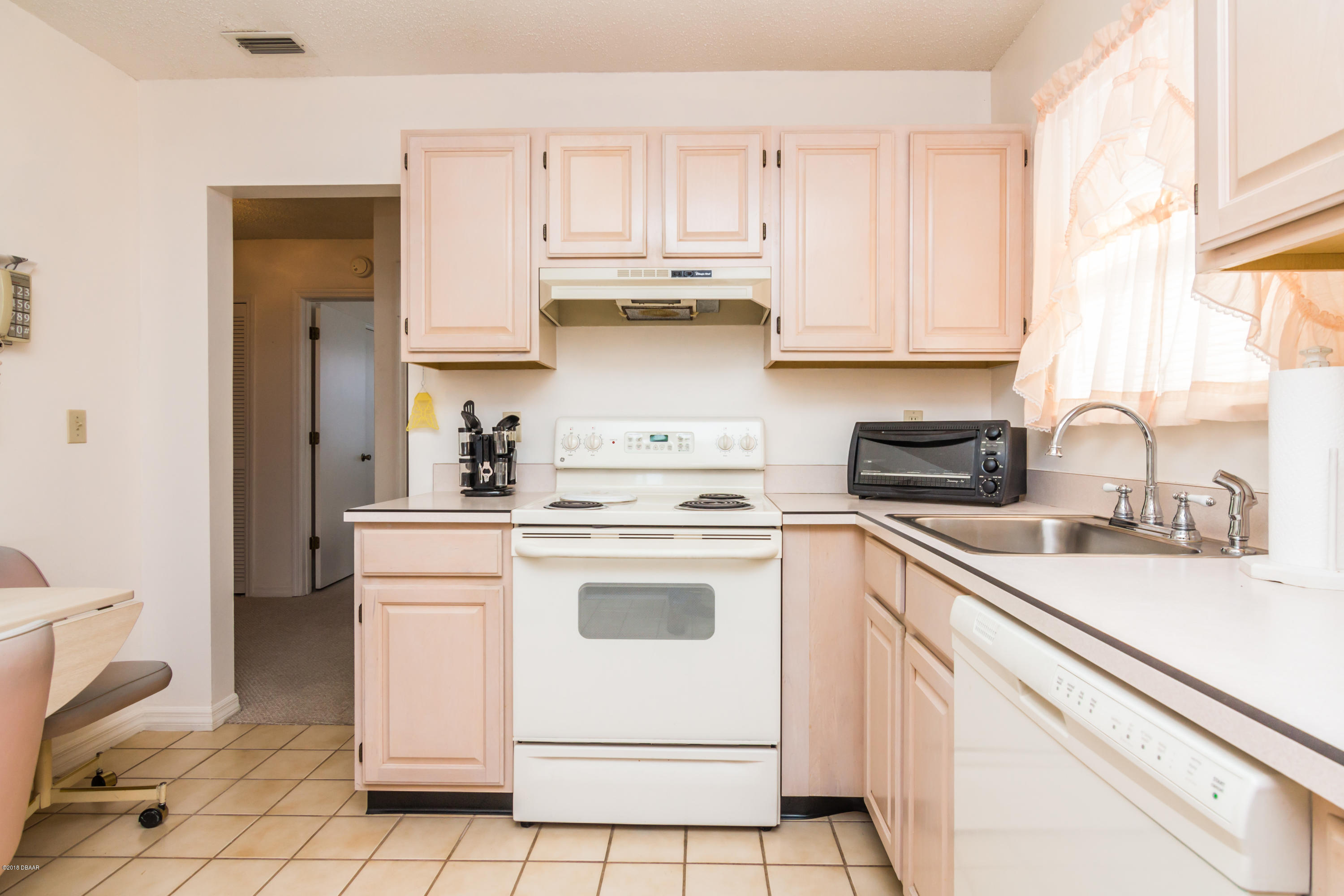 642 Robin Road, Unit A Ormond Beach, FL 32176 - Photo 16 of 31 15