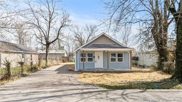 $164,900 | 285 South Oak Street, Austin, IN 47102