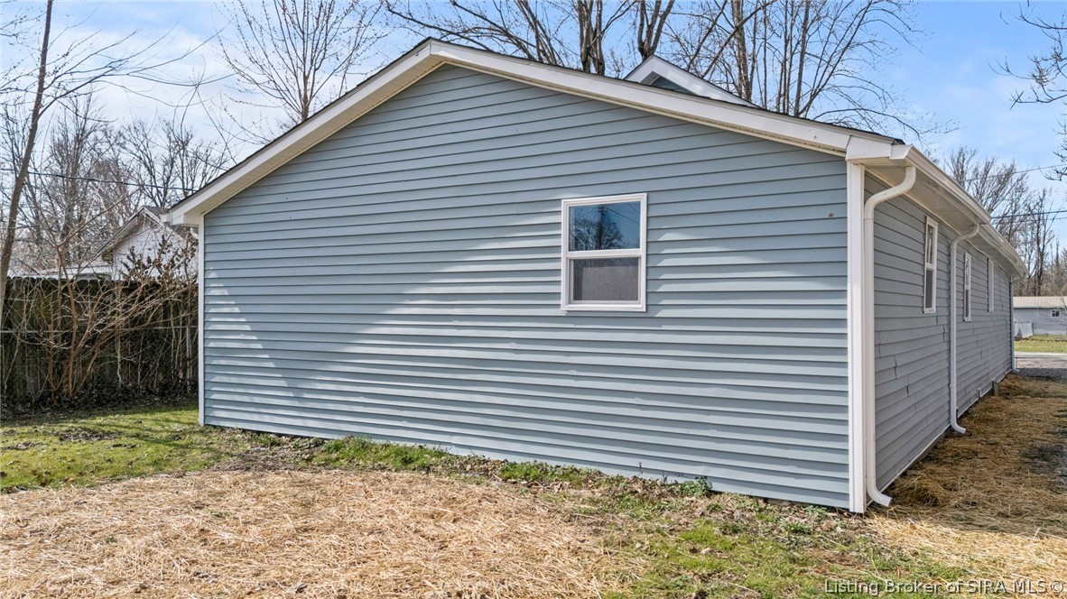285 South Oak Street Austin, IN 47102 - Photo 4 of 22