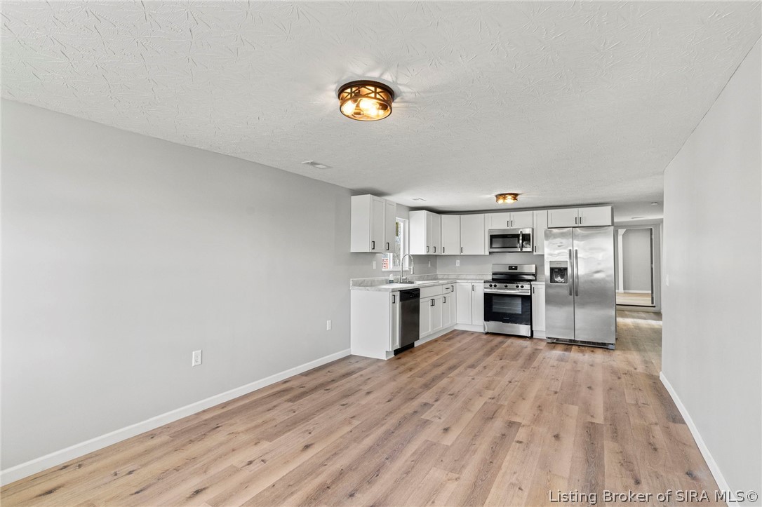 285 South Oak Street Austin, IN 47102 - Photo 6 of 22