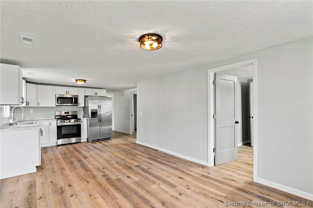 285 South Oak Street Austin, IN 47102 - Photo 7 of 22