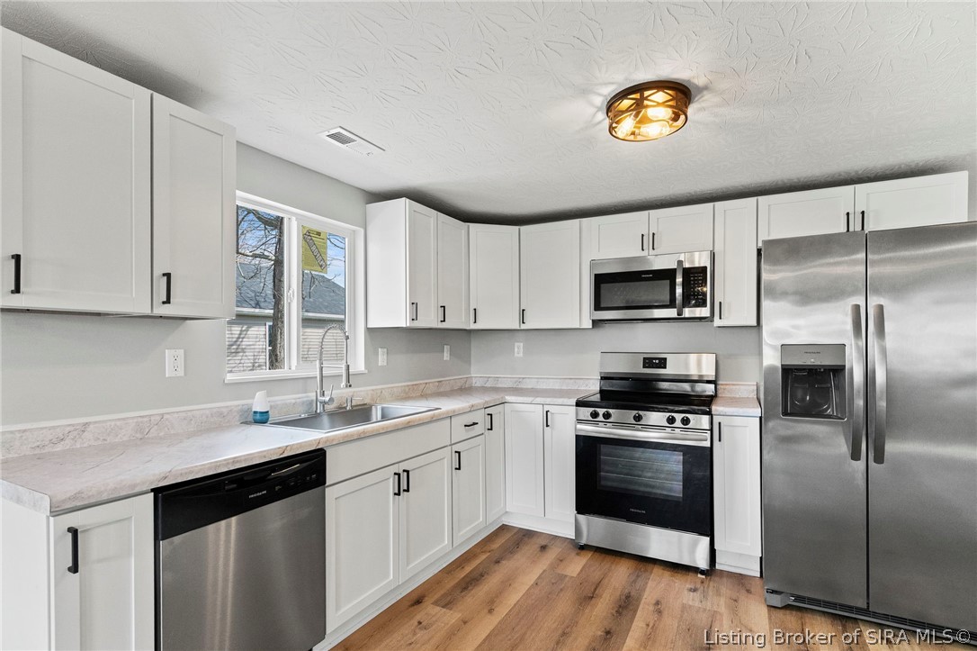 285 South Oak Street Austin, IN 47102 - Photo 8 of 22