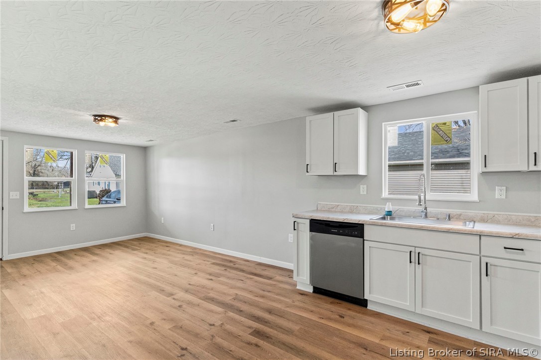 285 South Oak Street Austin, IN 47102 - Photo 9 of 22