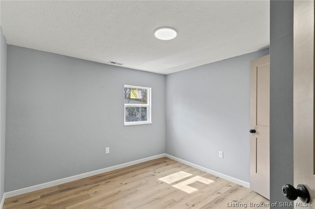 285 South Oak Street Austin, IN 47102 - Photo 10 of 22
