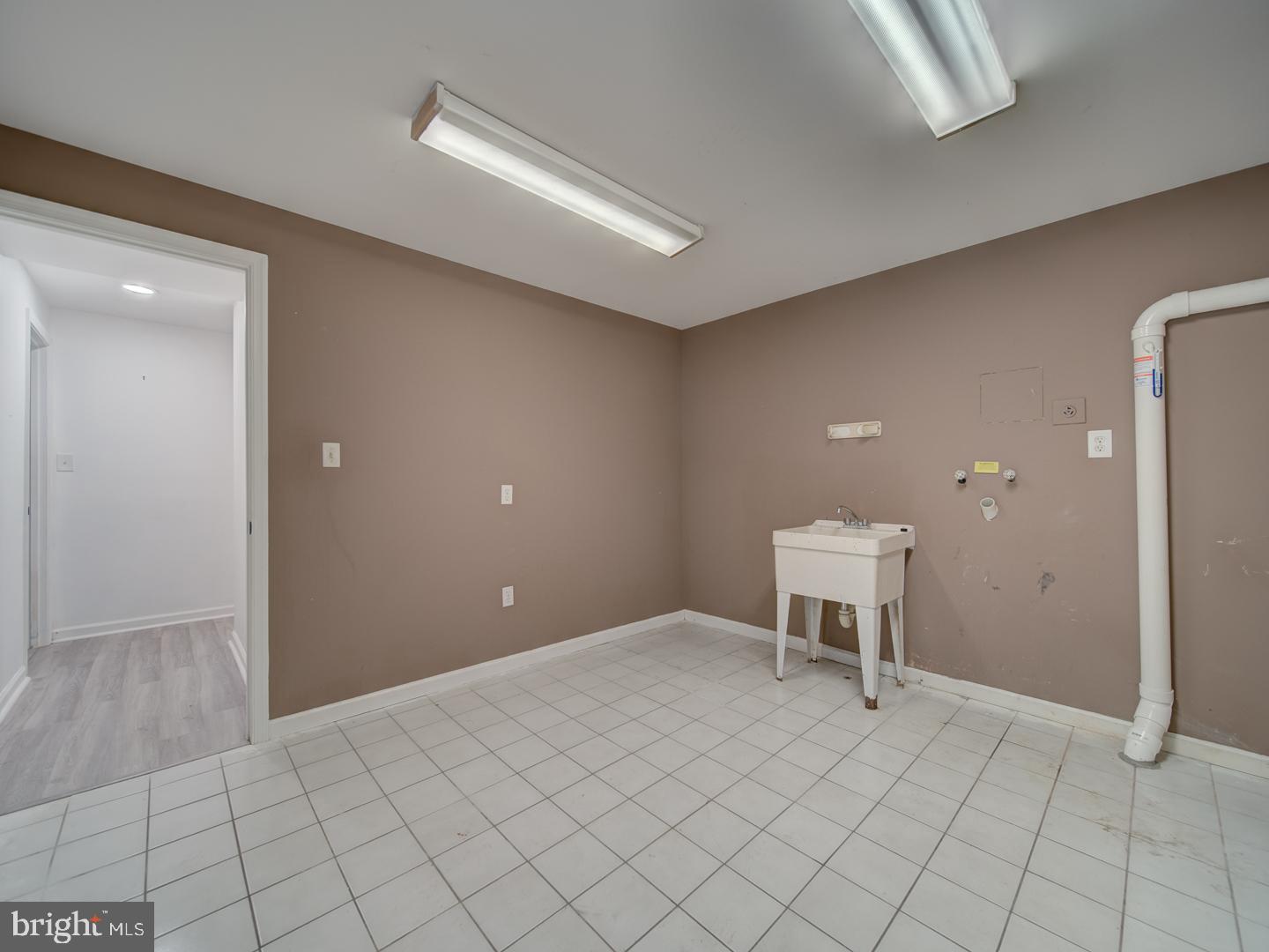 9618 Clover Hill Road Manassas, VA 20110 - Photo 59 of 61 a view of room