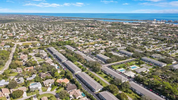 $275,000 | 4 Garden Street, Unit 101, Tequesta, FL 33469