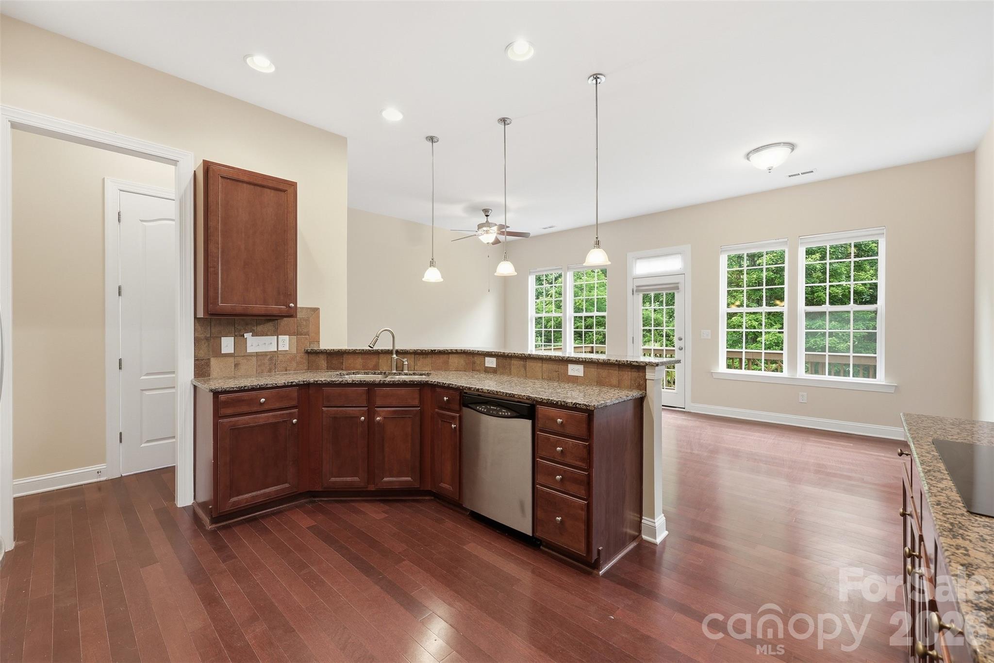 878 Treasure Court Fort Mill, SC 29708 - Photo 7 of 48