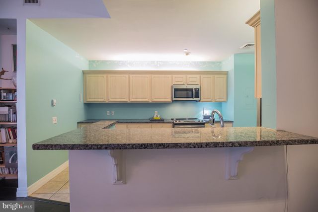 $340,000 | 1600 Arch Street, Unit 503, Philadelphia, PA 19103