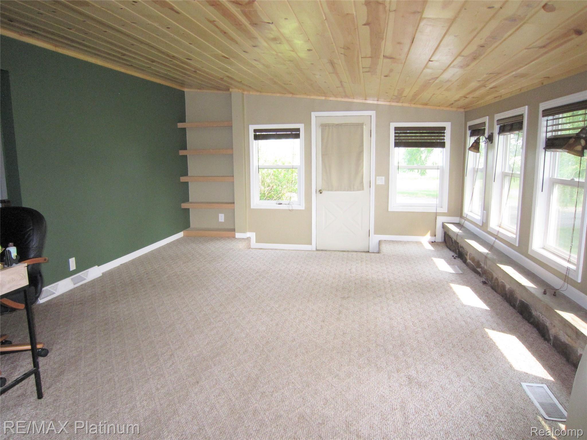 6325 Lovejoy Road Perry, MI 48872 - Photo 12 of 30 Family Room.JPG