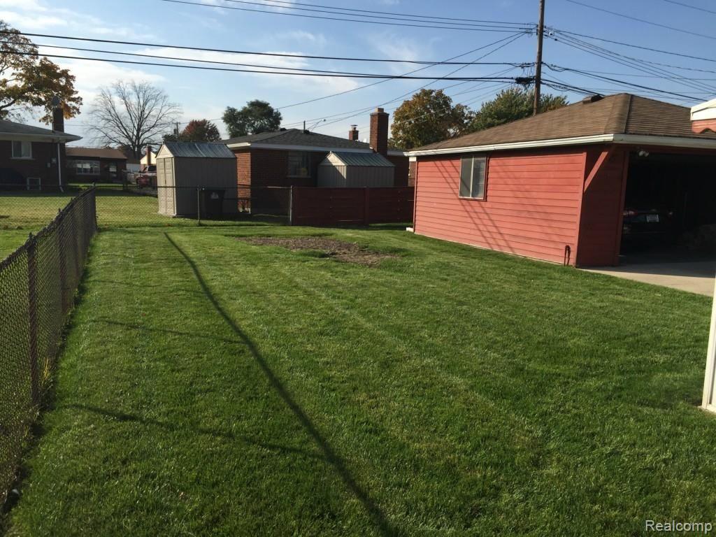 9450 Pardee Road Taylor, MI 48180 - Photo 9 of 28 Backyard View 2
