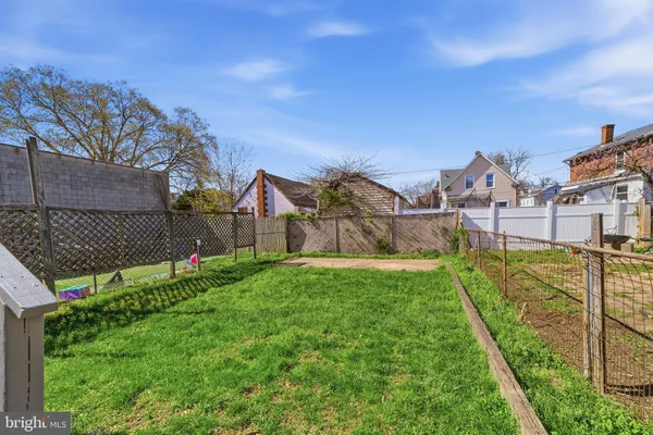 $315,000 | 1424 Hamilton Avenue, Trenton, NJ 08629