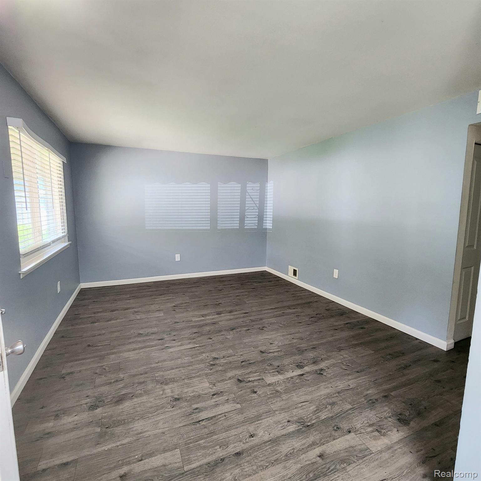 15085 Beech Daly Road Taylor, MI 48180 - Photo 5 of 13 Gallery Image 5