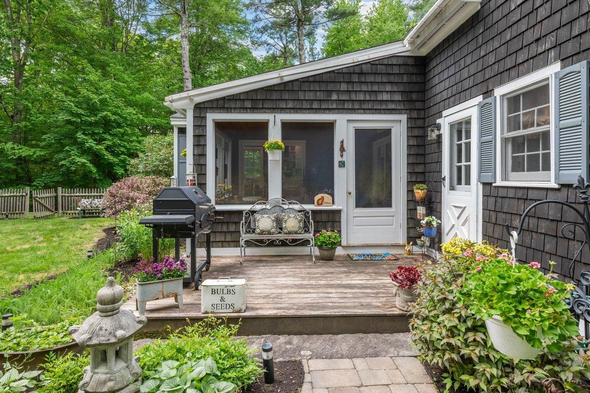 322 Dodge Hill Road Henniker, NH 03242 - Photo 51 of 54