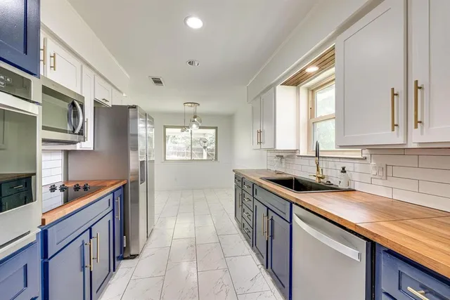 $330,000 | 6758 Wilton Drive, Fort Worth, TX 76133