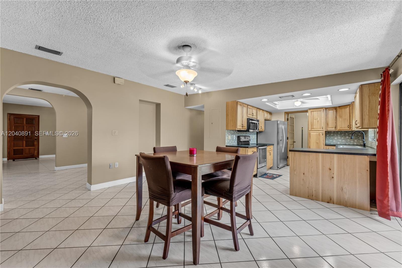 6860 Southwest 18th Street Miami, FL 33155 - Photo 9 of 35