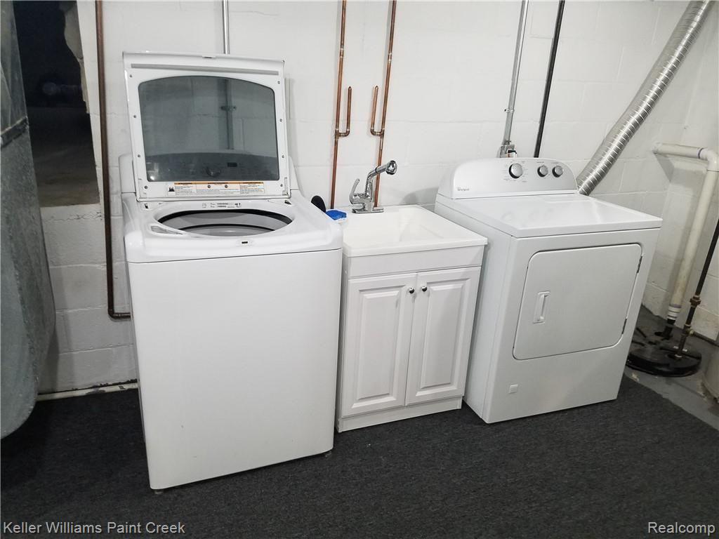 3950 Maybee Road Lake Orion, MI 48359 - Photo 20 of 33 laundry.jpg