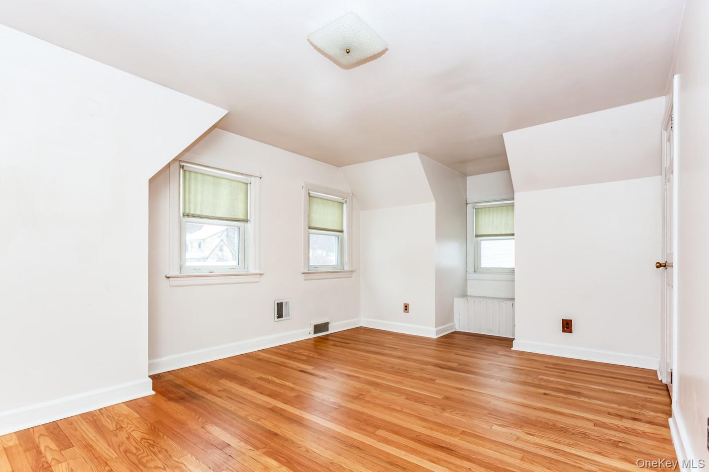 530 Union Avenue Peekskill, NY 10566 - Photo 18 of 32 Bedroom 1