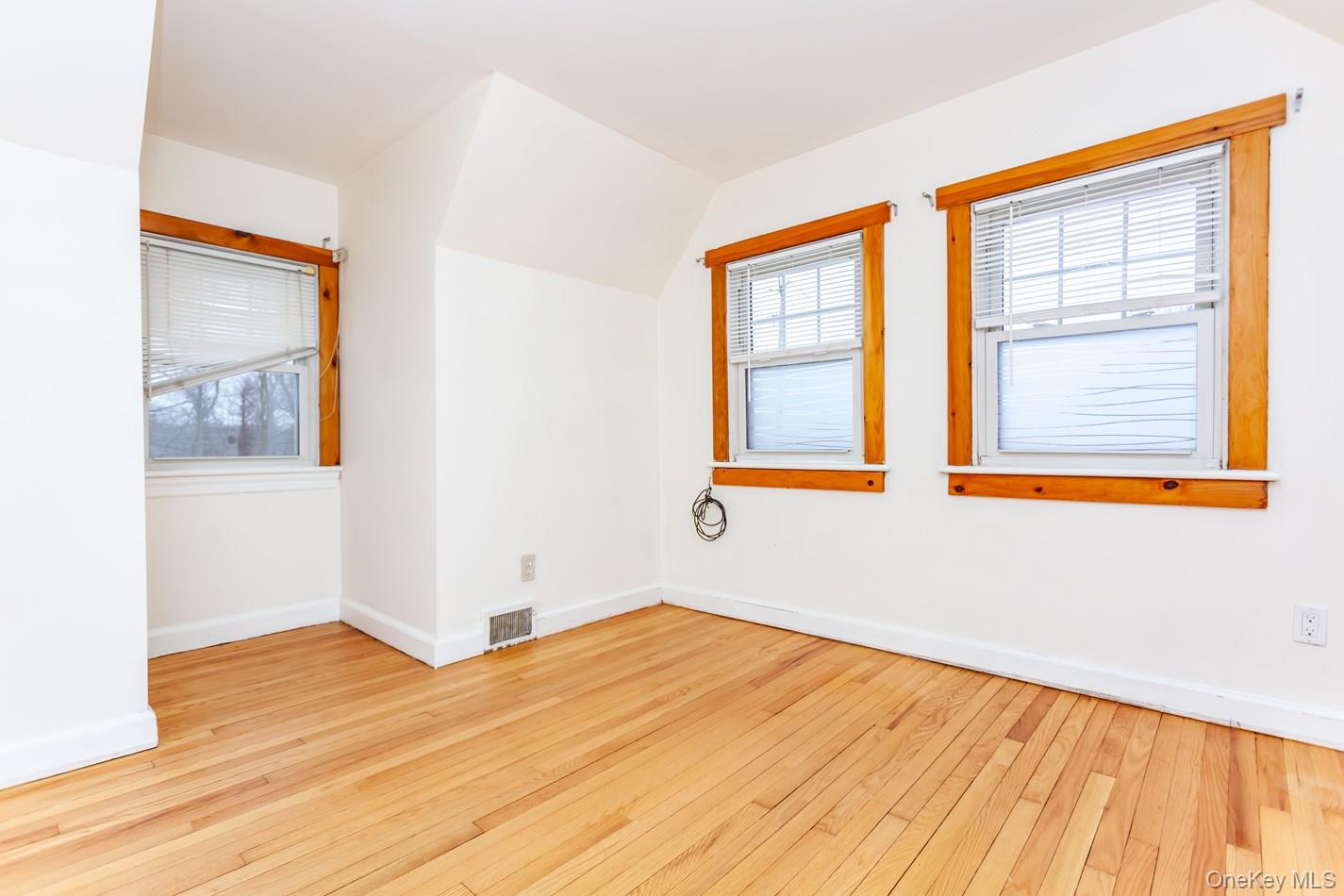 530 Union Avenue Peekskill, NY 10566 - Photo 25 of 32 Bedroom 2