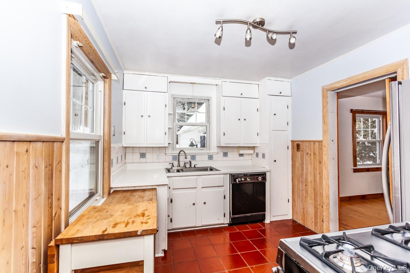 530 Union Avenue Peekskill, NY 10566 - Photo 9 of 32