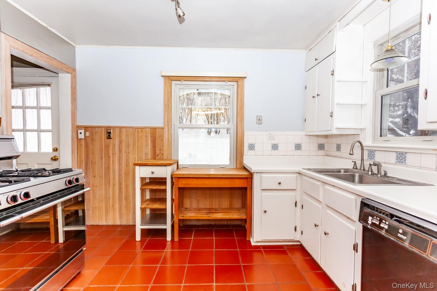 530 Union Avenue Peekskill, NY 10566 - Photo 10 of 32