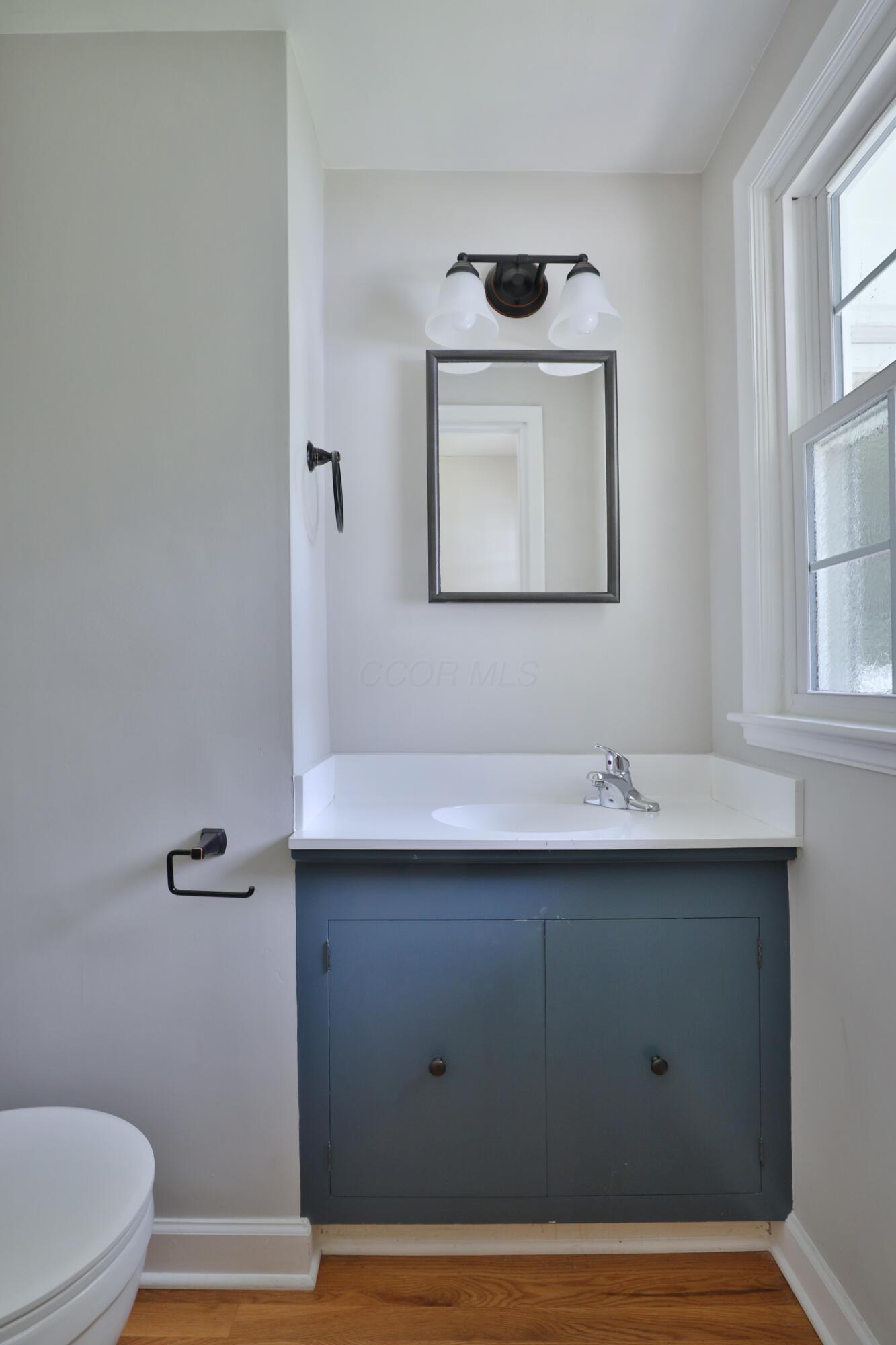 56 Aldrich Road Columbus, OH 43214 - Photo 20 of 50 Half Bath