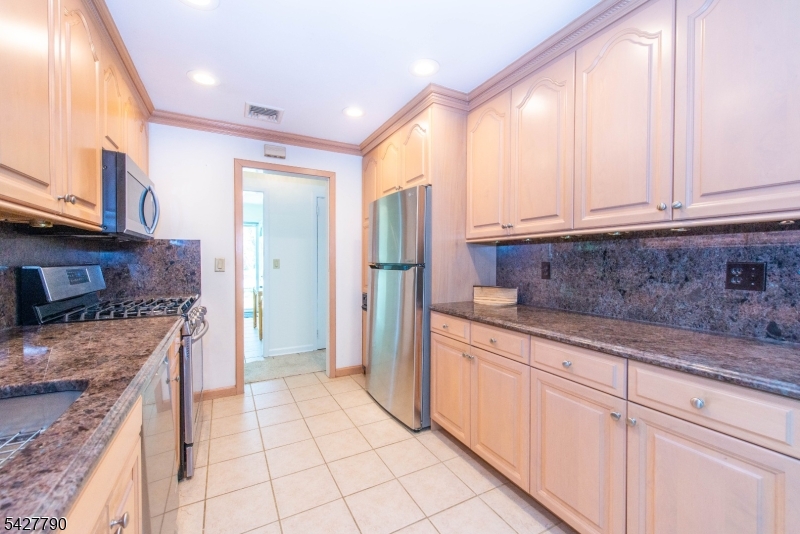 17 Morris Road West Orange, NJ 07052 - Photo 9 of 24