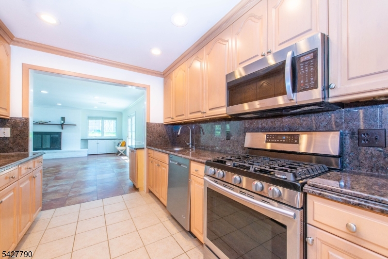 17 Morris Road West Orange, NJ 07052 - Photo 10 of 24