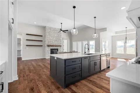 $637,000 | 25003 West 89th Terrace, Lenexa, KS 66227