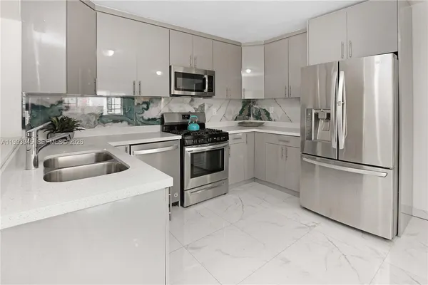 $3,800 | 1510 Hayes Street, Hollywood, FL 33020