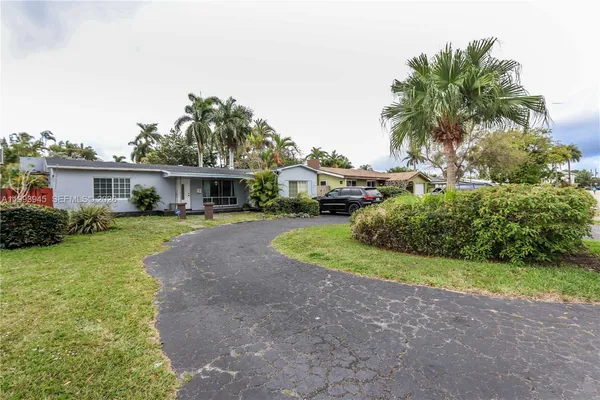$3,800 | 1510 Hayes Street, Hollywood, FL 33020