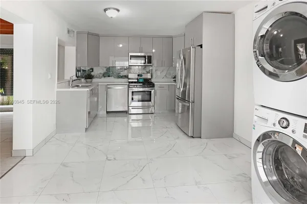 $3,800 | 1510 Hayes Street, Hollywood, FL 33020