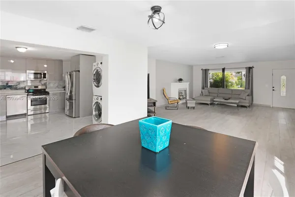 $3,800 | 1510 Hayes Street, Hollywood, FL 33020