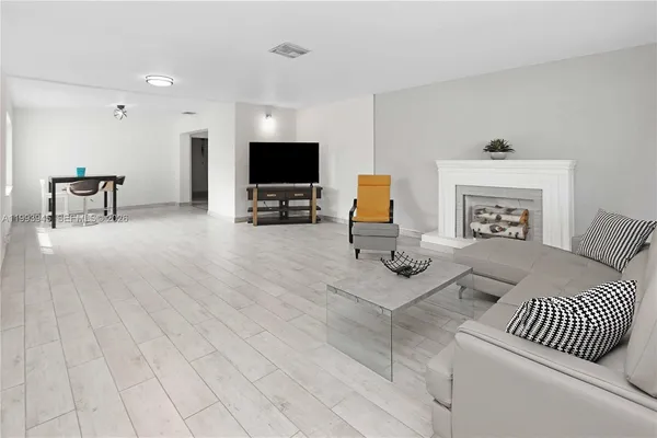 $3,800 | 1510 Hayes Street, Hollywood, FL 33020