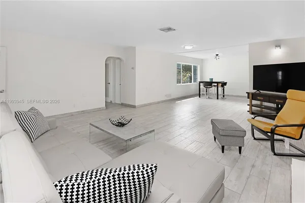 $3,800 | 1510 Hayes Street, Hollywood, FL 33020