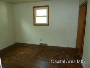 2052 Gregory Court Springfield, IL 62703 - Photo 8 of 16 Gallery Image 8