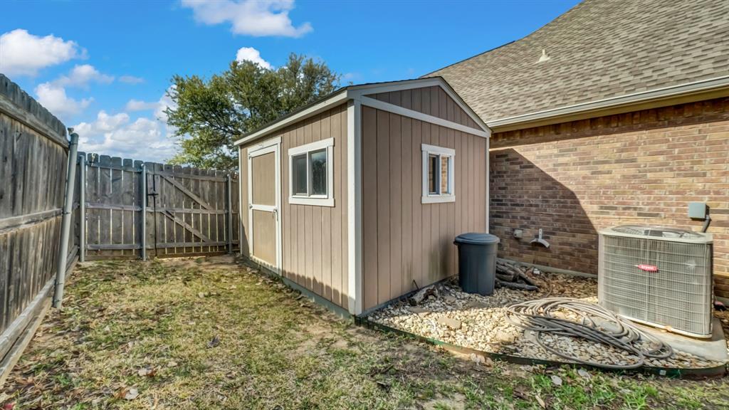 1106 Owl Street Decatur, TX 76234 - Photo 36 of 40 a view of a backyard