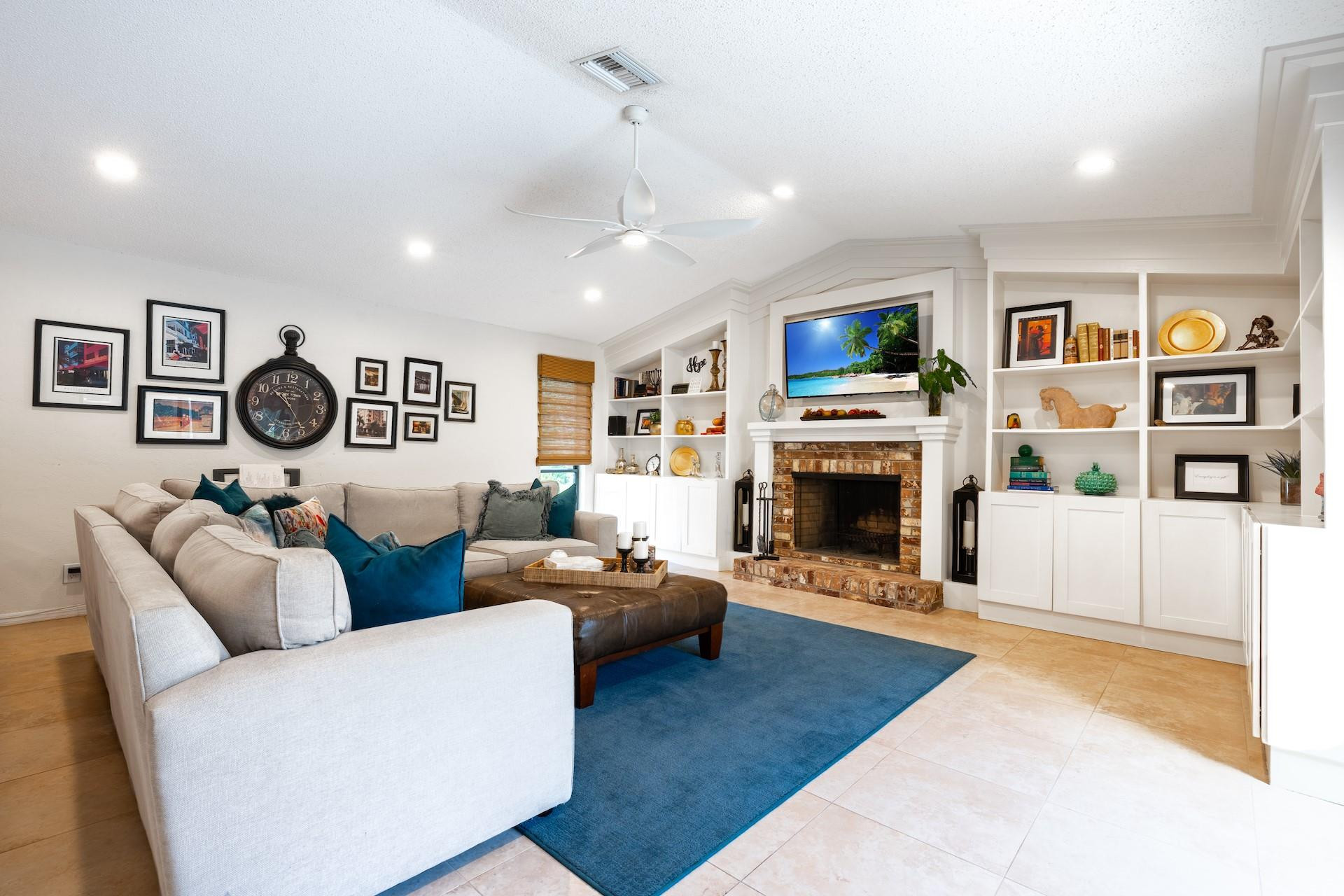 2403 Northwest 35th Street Boca Raton, FL 33431 - Photo 7 of 35 Family room.