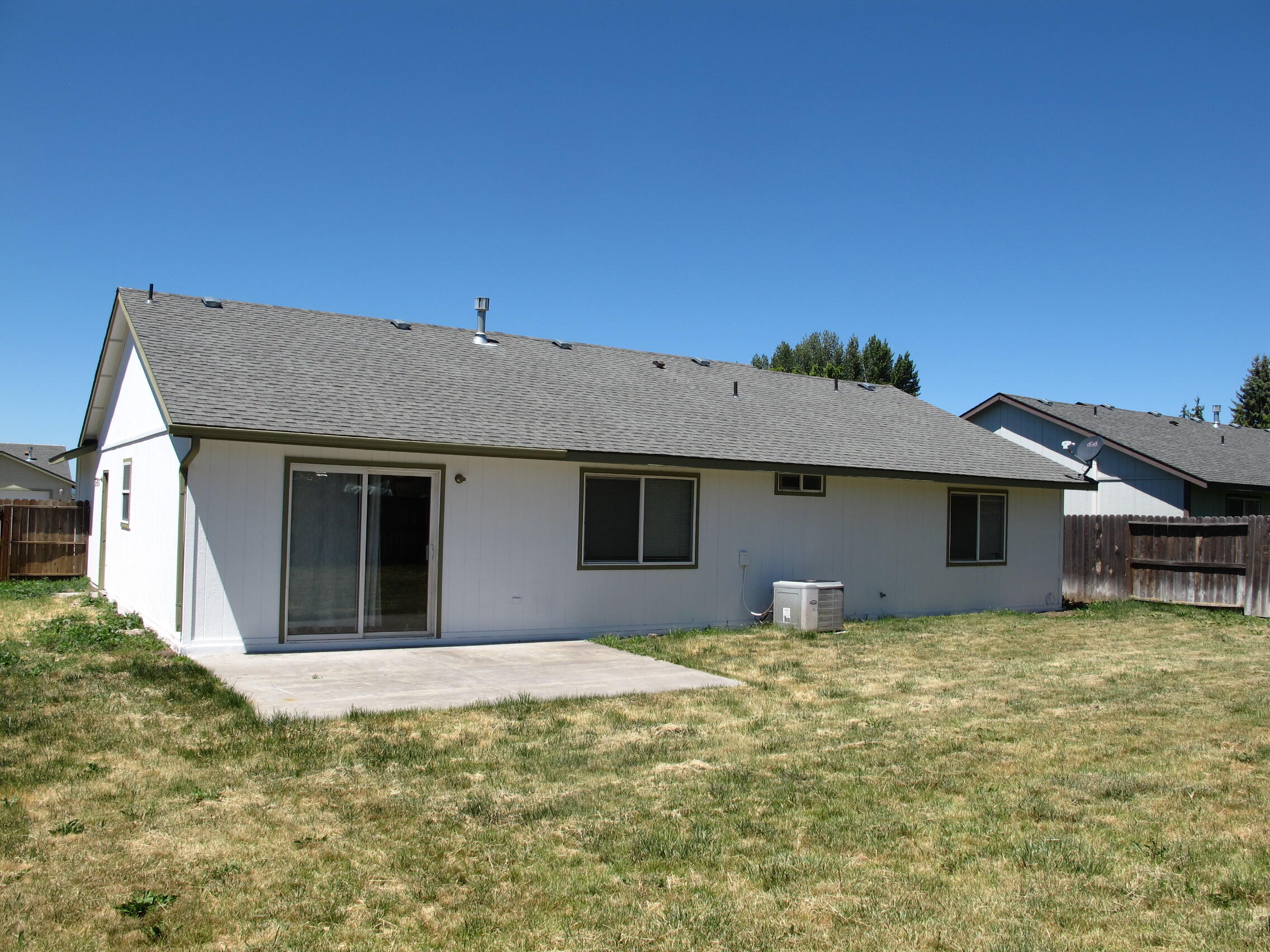7343 Ruth Drive Klamath Falls, OR 97603 - Photo 5 of 21 IMG_2877