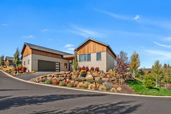 $1,499,000 | 19211 Gateway Loop, Bend, OR 97702