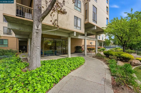 $259,000 | 410 North Civic Drive, Unit 303, Walnut Creek, CA 94596