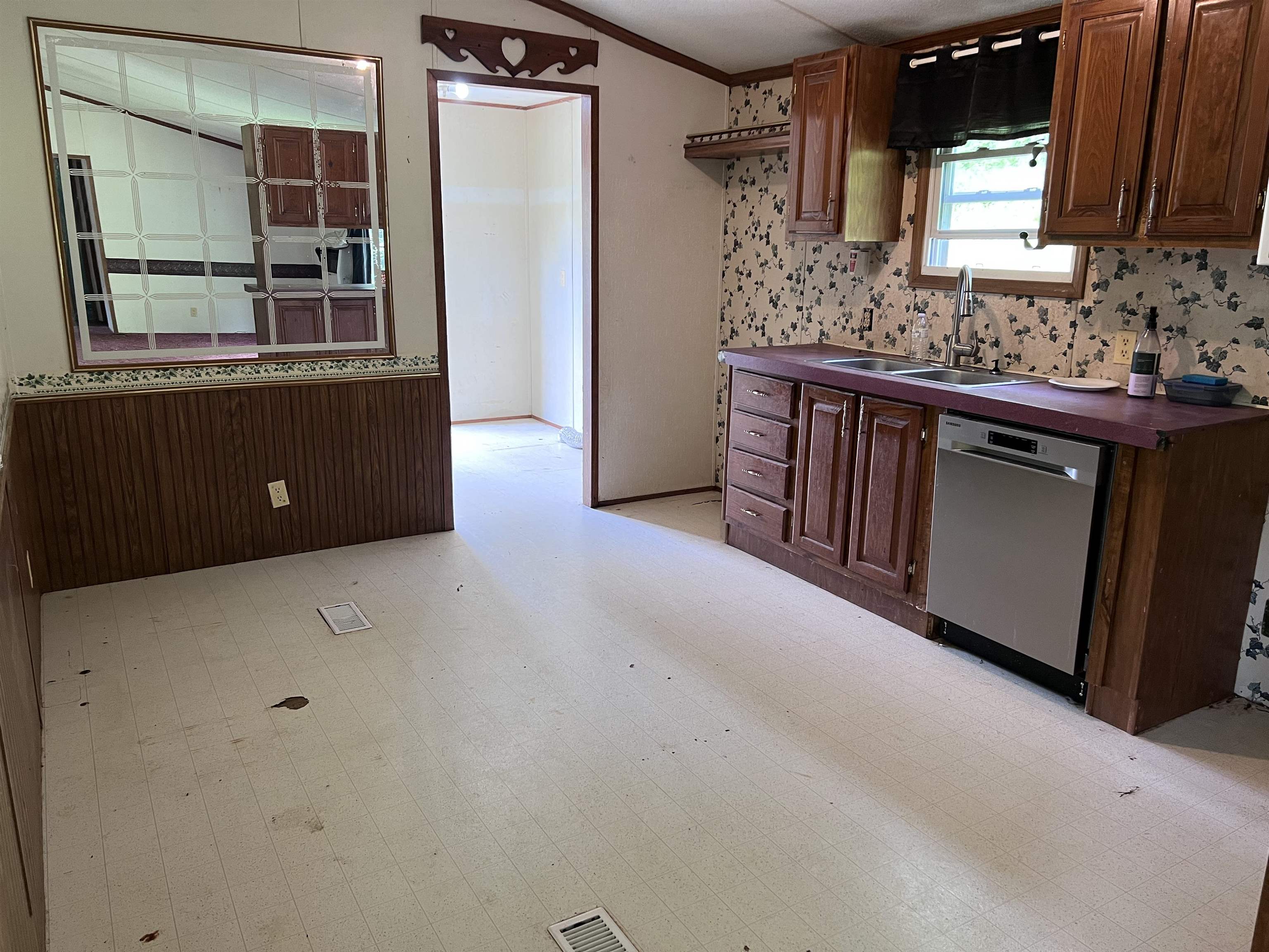 2547 Aden Road Olive Hill, KY 41164 - Photo 3 of 11