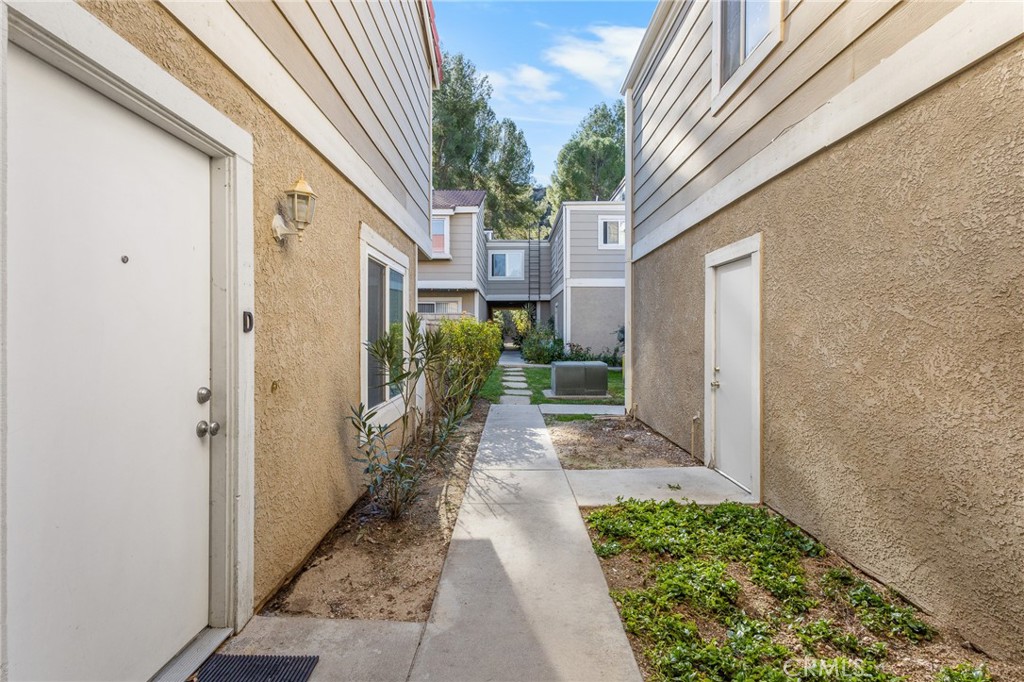 31315 The Old Road, Unit D Castaic, CA 91384 - Photo 28 of 33