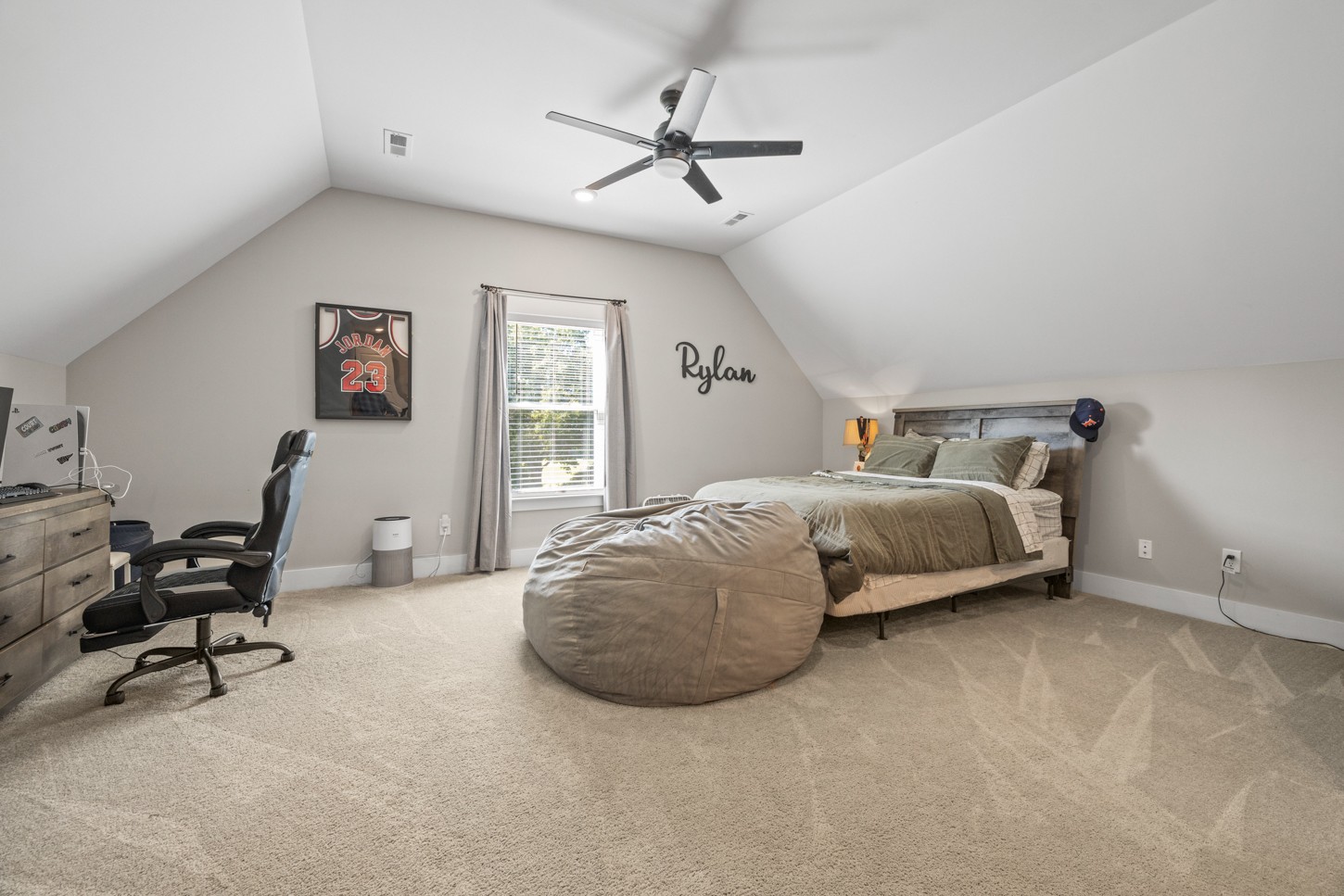 27 Hancock Road Fayetteville, TN 37334 - Photo 36 of 47 a bedroom with a bed a desk and chair