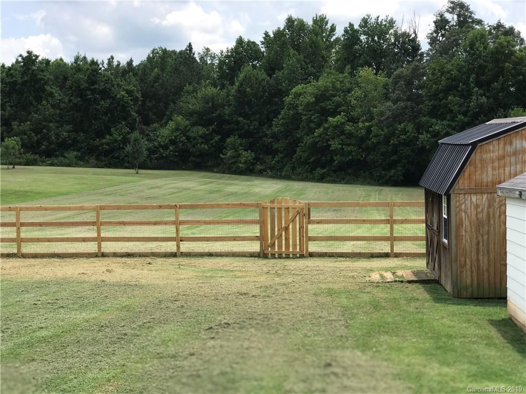 141 Hub Carpenter Road Bessemer City, NC 28016 - Photo 3 of 22 Gallery Image 3
