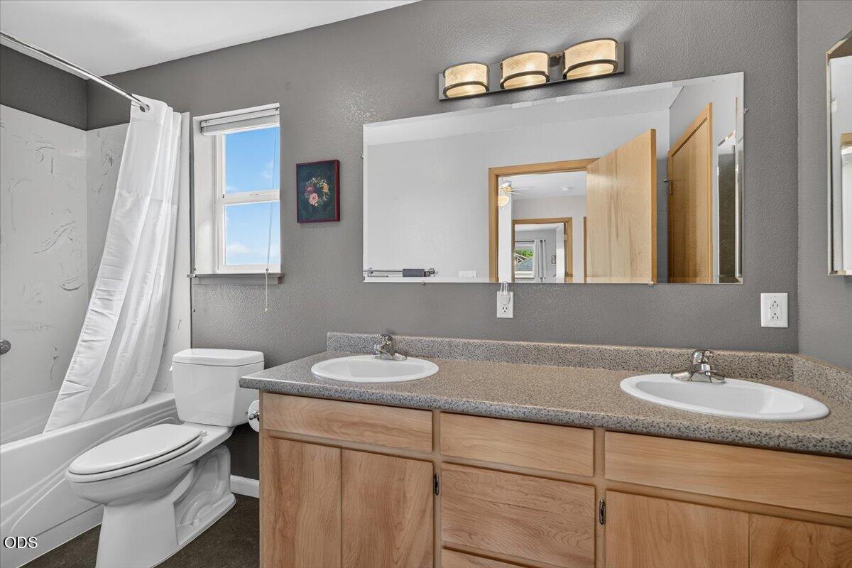 461 Tulipan Way Talent, OR 97540 - Photo 16 of 24