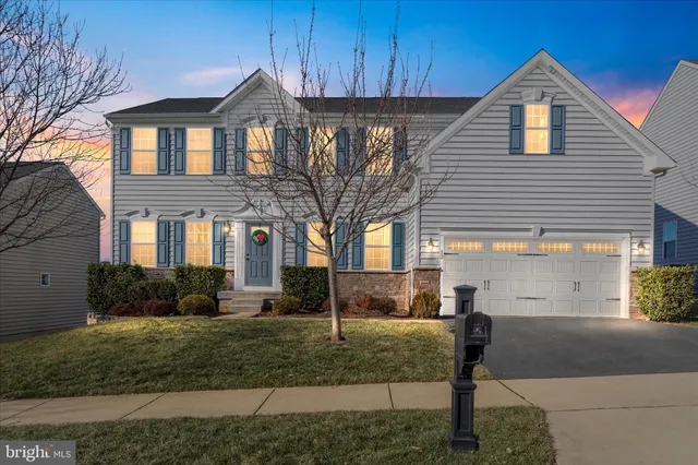 $715,000 | 12 William Albert Way, Lovettsville, VA 20180